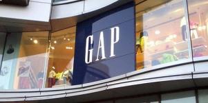 又一个时尚品牌熬不住了！Gap停发8万员工工资！